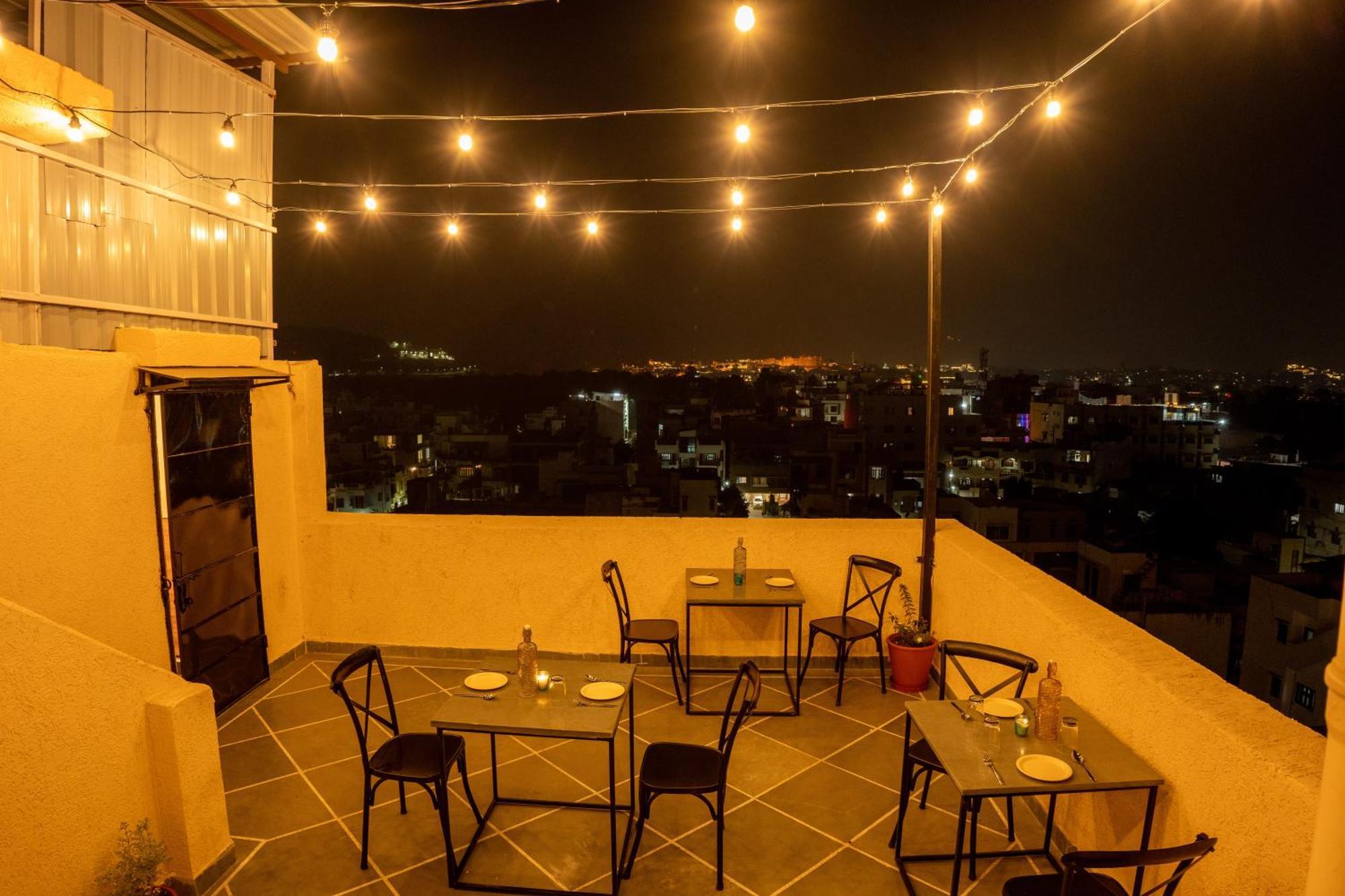 Raghunandan Palace - A Premier Boutique Stay, City Center & 500 Meters From City Railway Station Udaipur Esterno foto